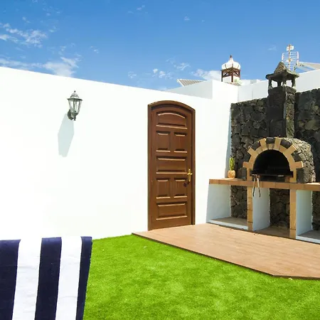 Villa El Golfo - By Az *